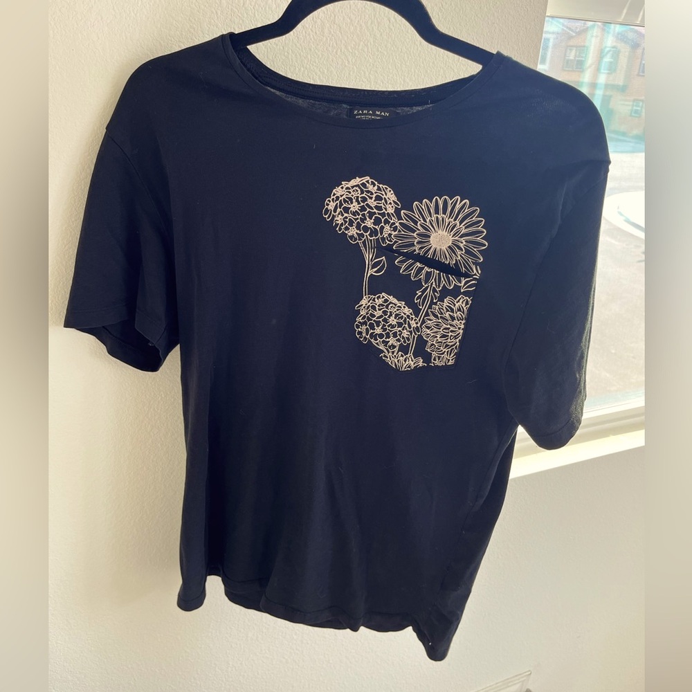 Zara man Menswear cotton Short Sleeve T-Shirt Black Flower With Pocket size M
